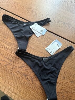 2 H&M Black Women's Thong bikinis 👙